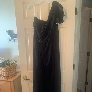 Bridesmaid black bridesmaid gown size 18